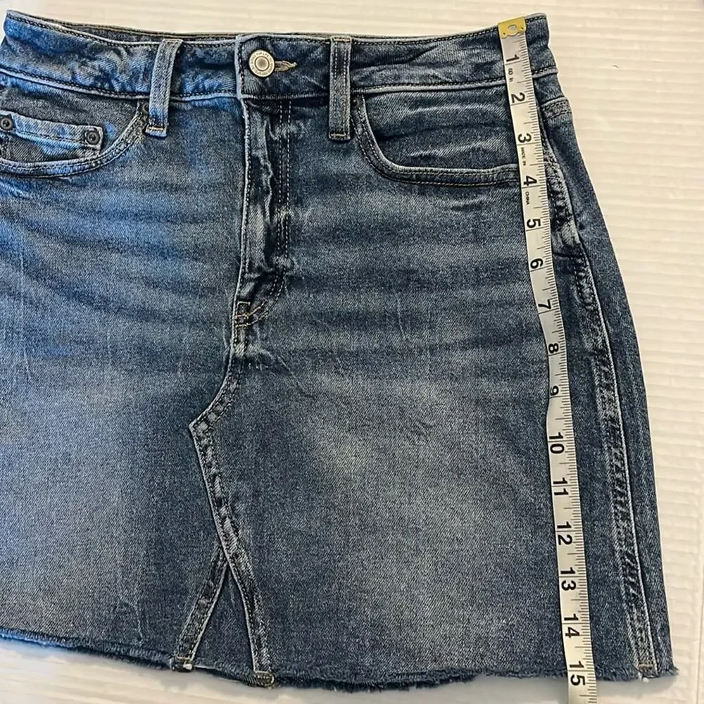 SO Blue Denim Mini Skirt Juniors Size 5 Jean Pockets Zipper Frayed Hem Y2K Edgy